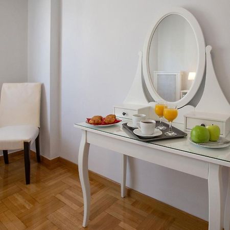 Upscale Luxury Athens Renovated Dream Home In One Of The Most Favorable Locations By National Gardens, Zoo & Hellenic Parliament In Syntagma And Stylish Exquisite Kolonaki Neighborhood Atenas Exterior foto