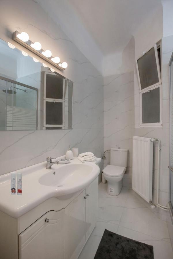 Upscale Luxury Athens Renovated Dream Home In One Of The Most Favorable Locations By National Gardens, Zoo & Hellenic Parliament In Syntagma And Stylish Exquisite Kolonaki Neighborhood Atenas Exterior foto